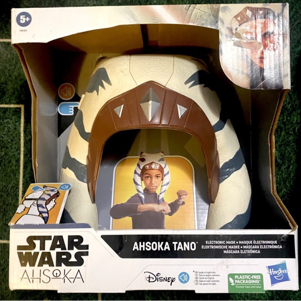 Hasbro Star Wars Ahsoka Tano Mask - Brown, White, and Blue - Picture 2 of 2